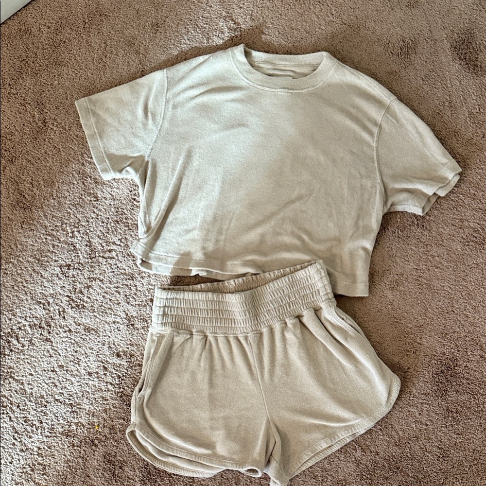 AbercrombieT-Shirt and Shorts Set - Size Small